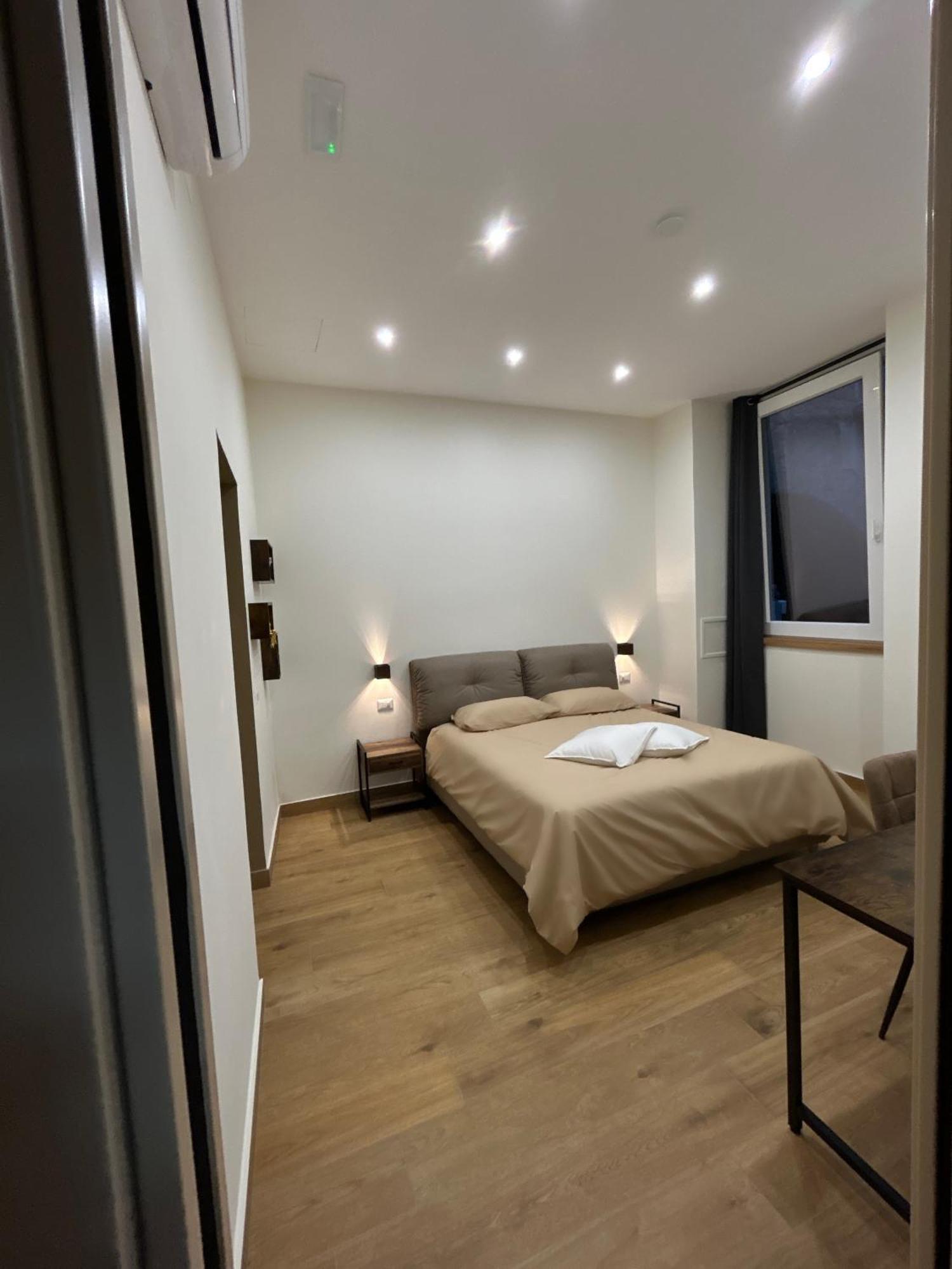 Somnia Luxury Rooms Naples Exterior photo